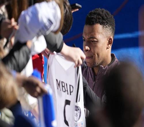 澳门高尔夫,挥杆,短裙亮相气,必赢电子,必赢电子官网,中国必赢电子,必赢电子入口